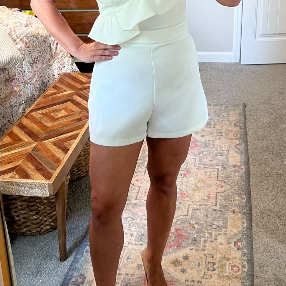 BRIDES!!! Perfect white romper Sz. 2-4